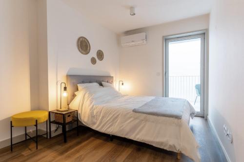 Modern 1BR Apartment - Brand New Bonjardim F