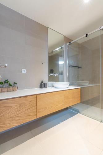 Modern 1BR Apartment - Brand New Bonjardim F