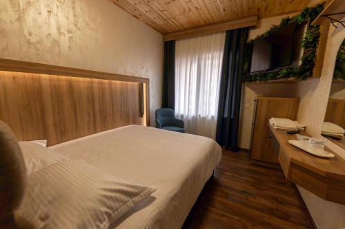 Foto dalla galleria di Popasul Vanatorului a Poiana Sabasa