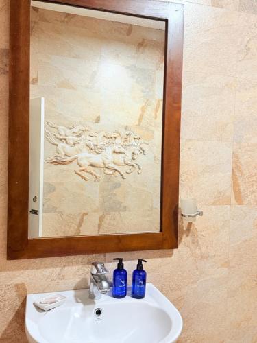 Baðherbergi á Nico Beach Hotel