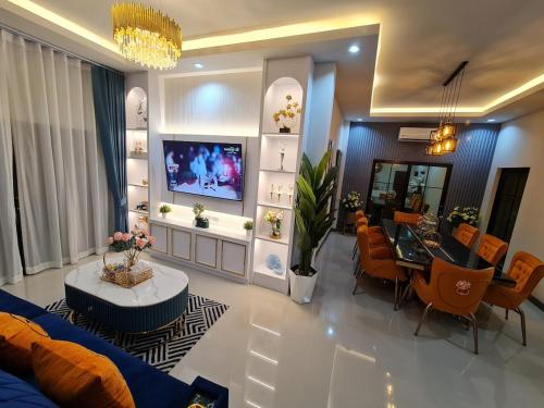 Et tv og/eller underholdning på Alice pool villa in Krabi