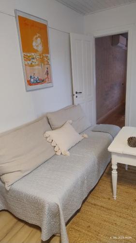 Ein Sitzbereich in der Unterkunft Lejlighed ved havet