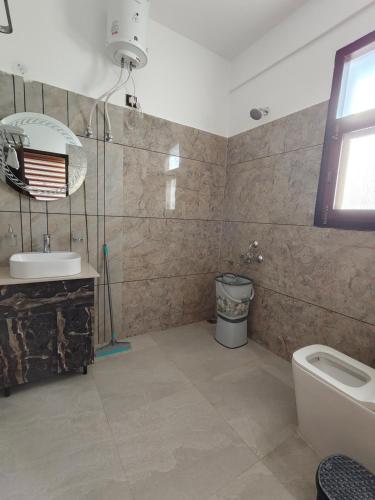 O baie la Chaitnya Homes Kasauli