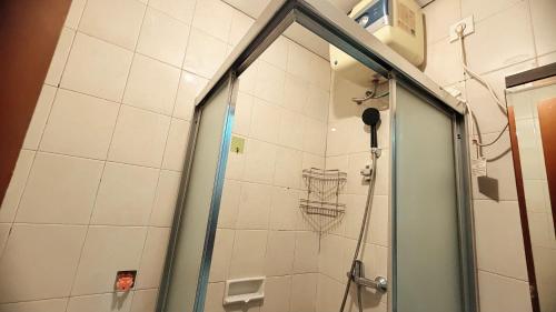 Ένα μπάνιο στο Good View at Thamrin Residence Apartment