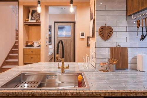 Køkken eller tekøkken på comma, here