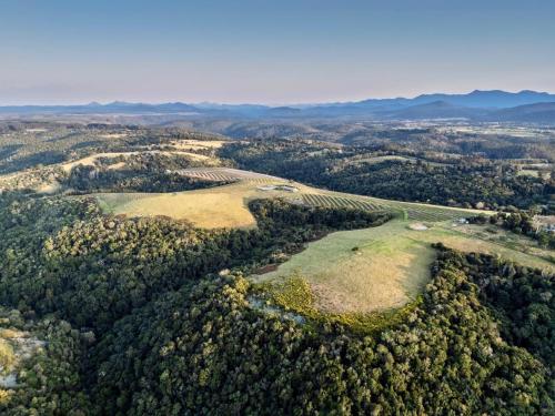Naturlandskabet i nærheden af luksusteltet