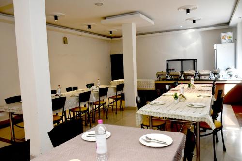 Ресторан / где поесть в Hotel Valna Estate Himalyan View Kausani By HRG