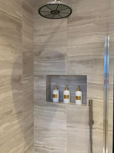 Et badeværelse på Seaside Serenity