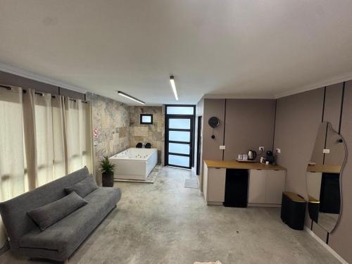 Χώρος καθιστικού στο רויאל דליה סויטס