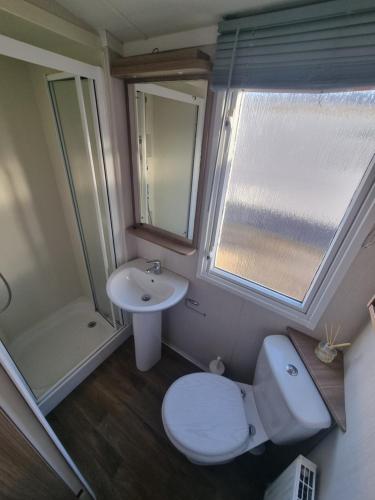 Koupelna v ubytování 37 Unity Beach Brightholme Brean Pets stay free