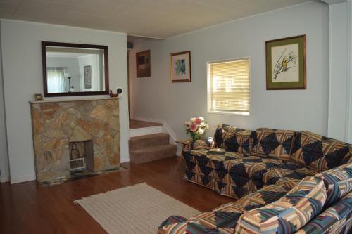 Khu vực ghế ngồi tại Point Breeze Guest House