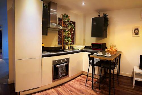 Kuchyň nebo kuchyňský kout v ubytování Cotton Apartment Chinatown Central Stay