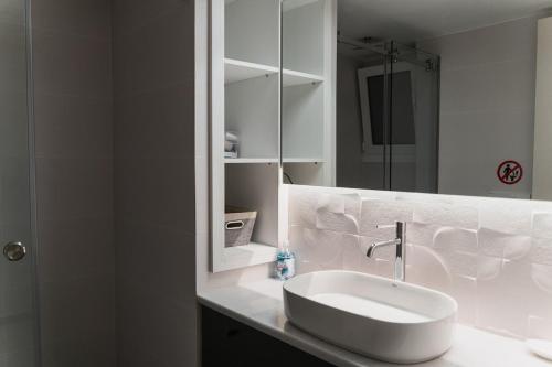 The Leonidas Suite