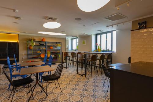 Restaurace v ubytování מלון אבא תל-אביב-יפו