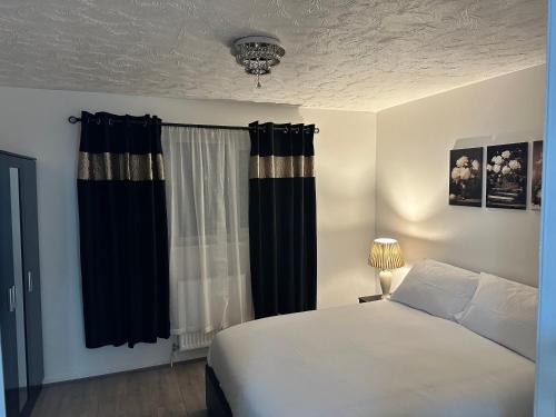 Modern 2 Bedroom House Near London City Airport, Excel, O2 & DLR with FREE Parking & Privet Entrance photo 17