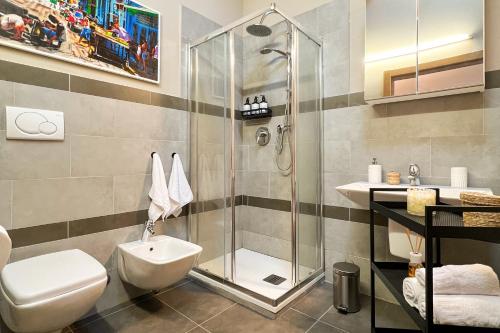 Koupelna v ubytování Casa di design con giardino privato in Centro a PIACENZA