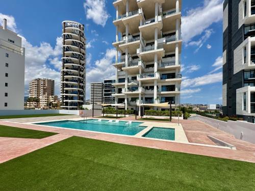 Clubrent - Silver Tower