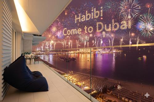 Luxurious 4BR La Vie JBR Private Beach Pool Panoramic Sea and Dubai Eye Views Drone Show Perfect for Family and Friends