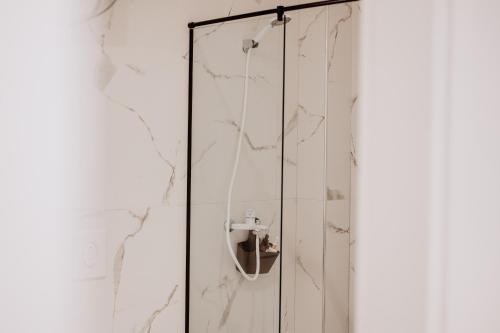 Et badeværelse på BnB Tirana Center