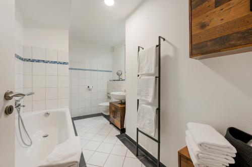 Et badeværelse på LAHNBLICK 3 Schlafzimmer, Parkplatz, WLAN