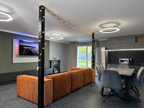 Televisor o centre d'entreteniment de MircestiHouse