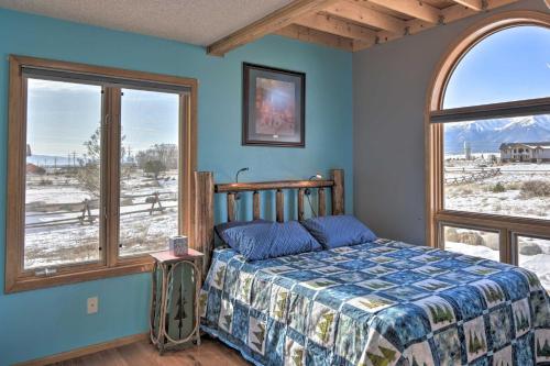 Кровать или кровати в номере about 1 Mi to Downtown Buena Vista Riverfront Escape!