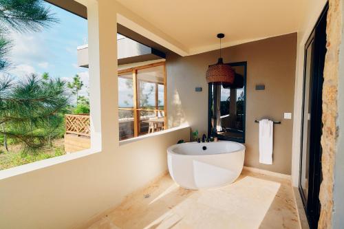 Koupelna v ubytování Hidden Valley Wilderness Lodge