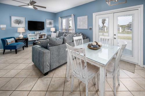 Et tv og/eller underholdning på Sunset Cottages 5A Pet friendly condo