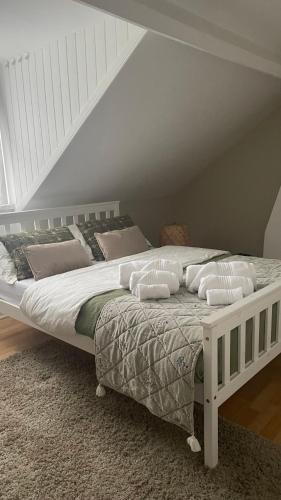 Postel nebo postele na pokoji v ubytování Anyas rooms