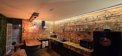 Cowboy Corner - Hot Tub, City Centre, Free Parking photo 4
