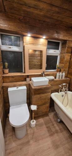 Cowboy Corner - Hot Tub, City Centre, Free Parking photo 36