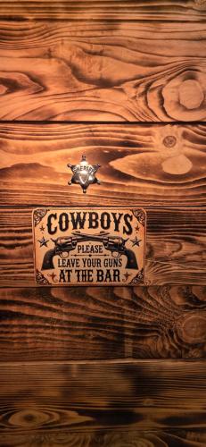 Cowboy Corner - Hot Tub, City Centre, Free Parking photo 40