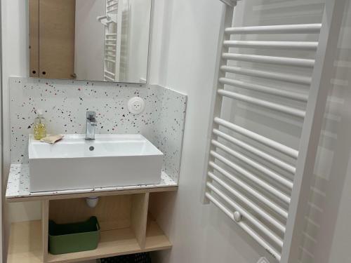 Et badeværelse på Duplex lumineux à Autrans, 5 pers, parking - FR-1-737-105