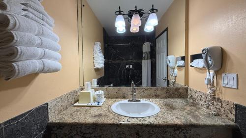 Ένα μπάνιο στο Redondo Beach Inn-LAX