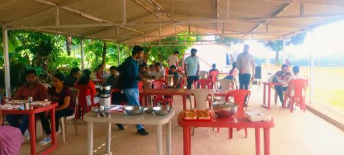 Gæster der bor på Midnight pavana camp camping