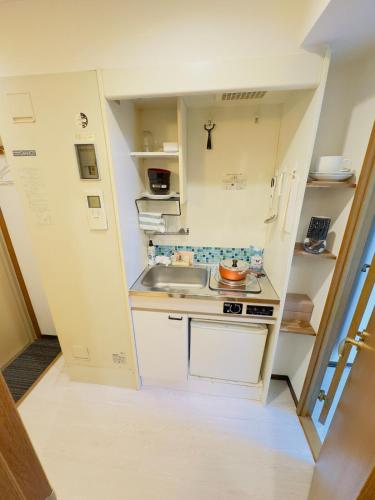 302 Dotonbori River5 min walk to Dotonbori Kuromon Market Shinsaibashi, Namba business district washing machine on balcony 1F free dryer microwave