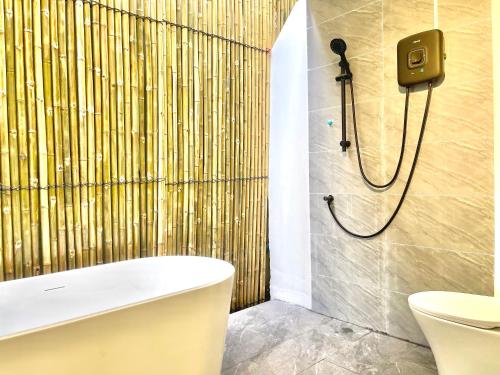 Ένα μπάνιο στο SKY MANSION - Heritage Khmer House