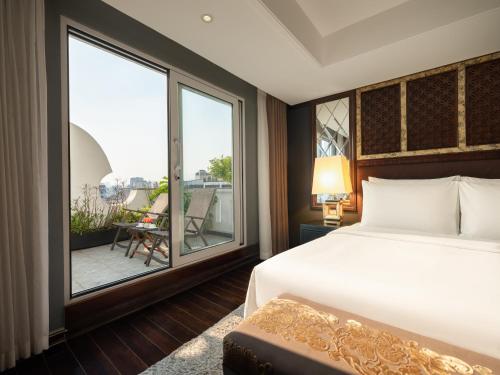 Hanoi Solis Hotel — Balcony/Terrace
