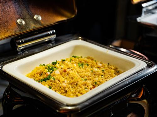 Comida en o cerca de este hotel