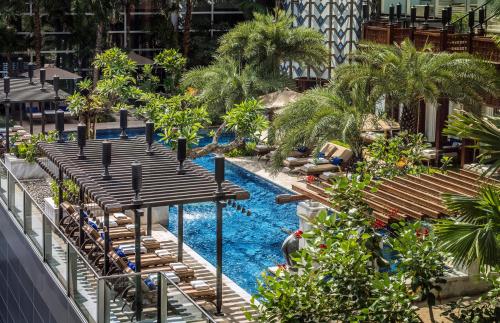 Kolam renang di atau di dekat Four Seasons Hotel Jakarta