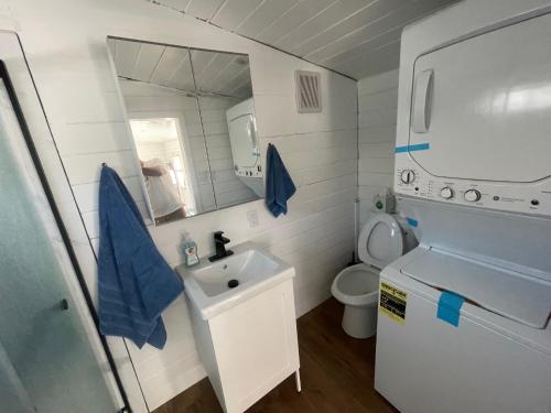 Koupelna v ubytování CampTinyHomes