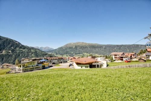 Gallery image of Sonneck Ferienhaus & Gruppenhaus 1450m am Hochzeiger im Pitztal in Jerzens