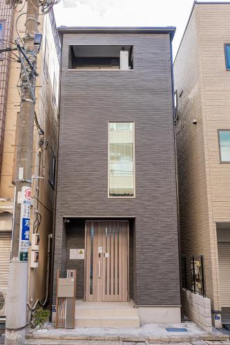 Newly Built 4-Bedroom House in Shopping Street, 8-Min Walk from Akabane Station