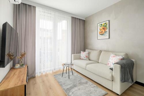 Unique Apartment with Air Conditioning in Poznań by Noclegi Renters