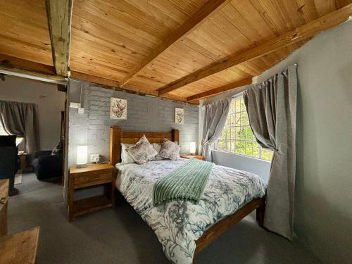 Postel nebo postele na pokoji v ubytování Nita's Air Bed & Breakfast & self catering