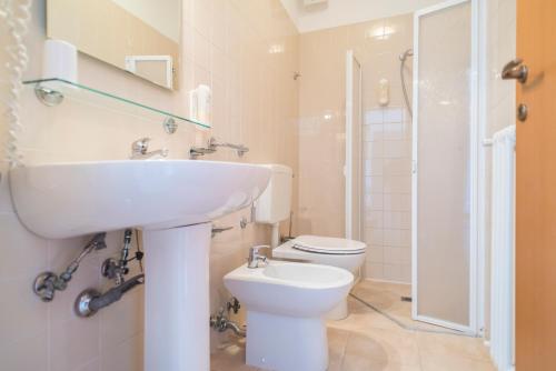 Kylpyhuone majoituspaikassa Darsena Ravenna Apartments