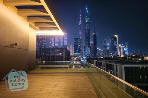 Burj Khalifa View from Roof-Pool & Gym -Parking