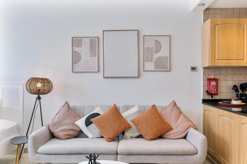 Modern Cozy Studio Near Dubai Marina