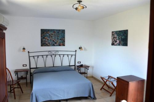 A room at Hotel Punta Barone