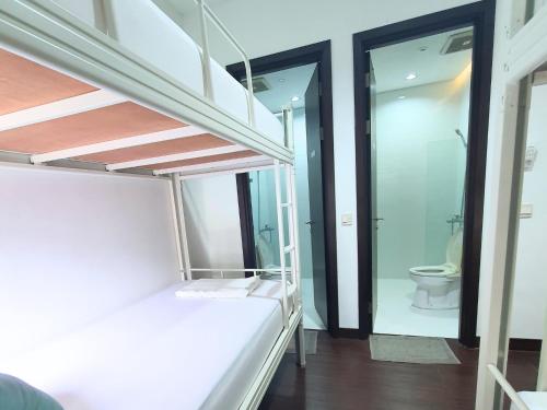 Koupelna v ubytování The Breakout Room ICE BSD